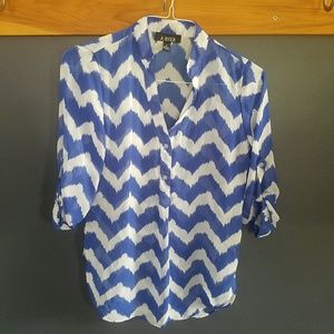 A. Byer | Blue White Zig Zag Blouse